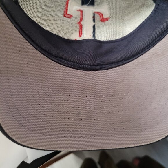 Texas Rangers Ball Cap Black by '47 Twins MLB 1 Size Velcro Strap Great Condtn - Picture 6 of 6
